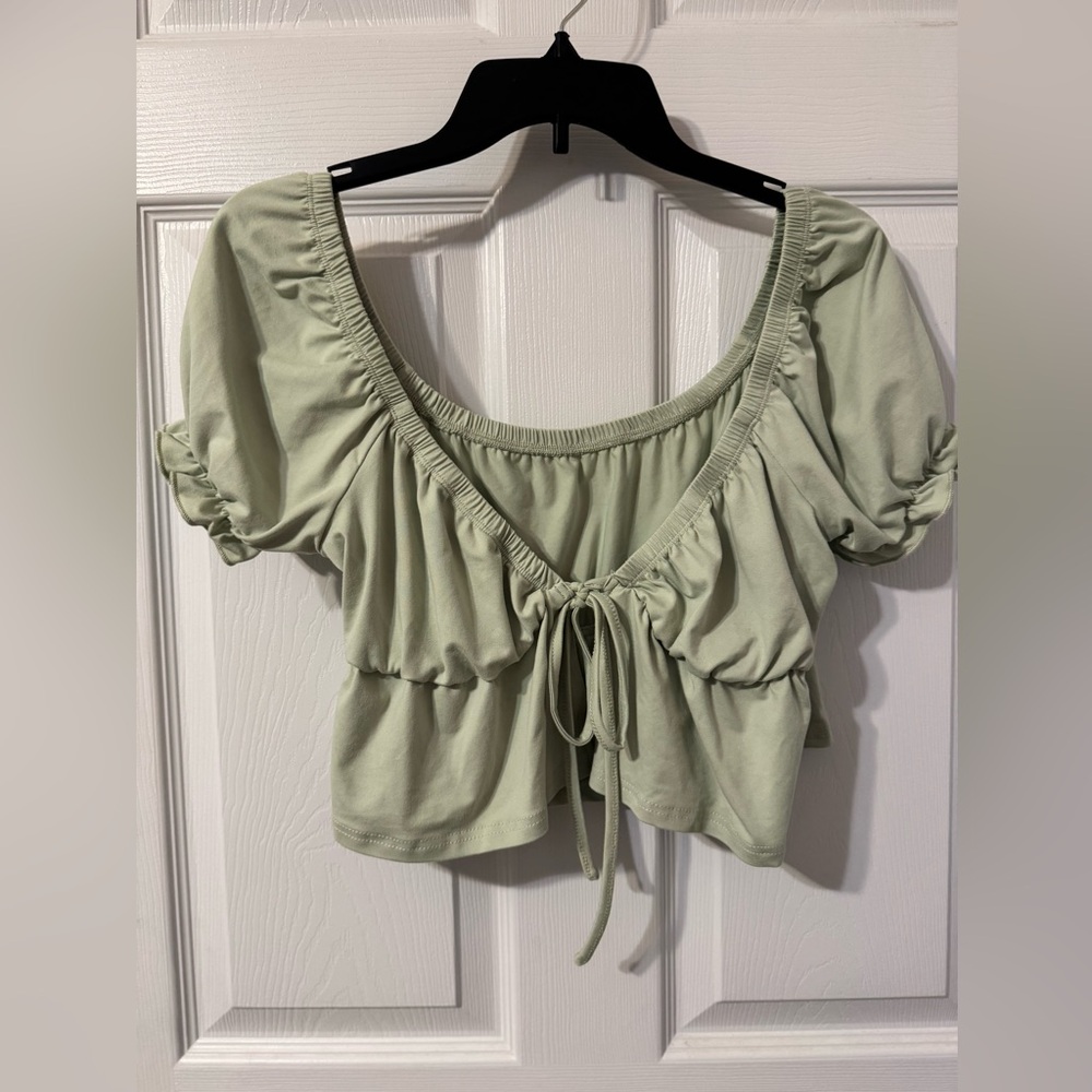 SHEIN Light Green Puff Sleeve Crop Top